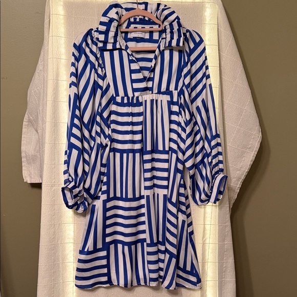 Adrienne Dresses & Skirts - Adrienne Navy and Ivory Patterned Dress